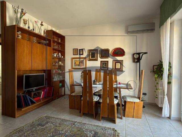 Appartamento in vendita a Vanzago, Lombardia