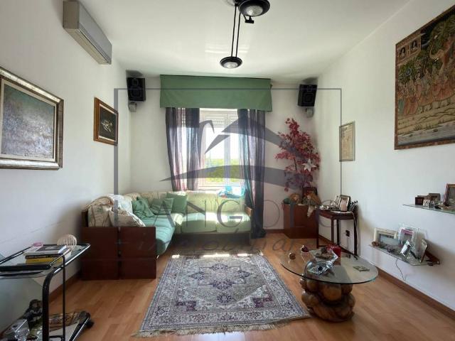 Appartamento in vendita a Vanzago, Lombardia