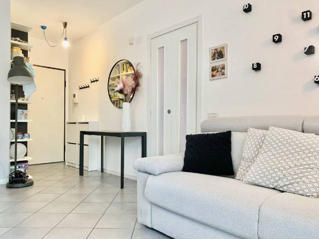 Appartamento in vendita a Vanzago, Milano