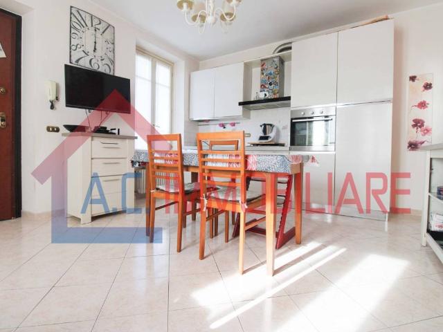 Appartamento in vendita a Varano Borghi, Lombardia