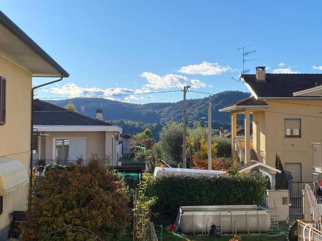 Appartamento in vendita a Varano Borghi, Lombardia