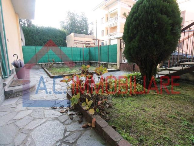 Appartamento in vendita a Varano Borghi, Lombardia