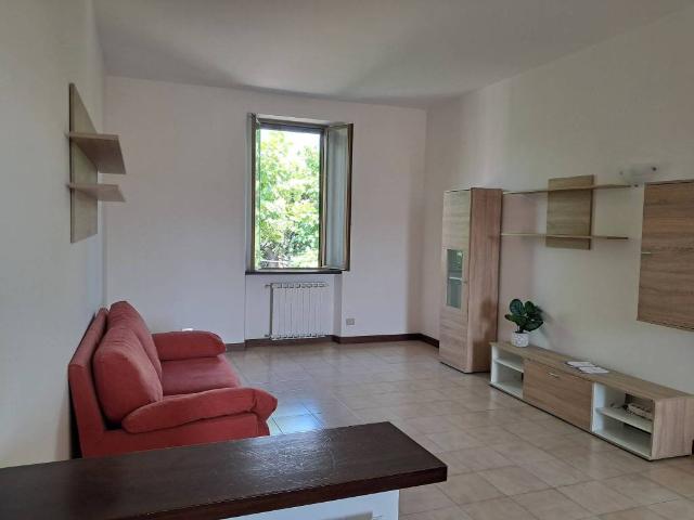 Appartamento in vendita a Varano Borghi, Lombardia