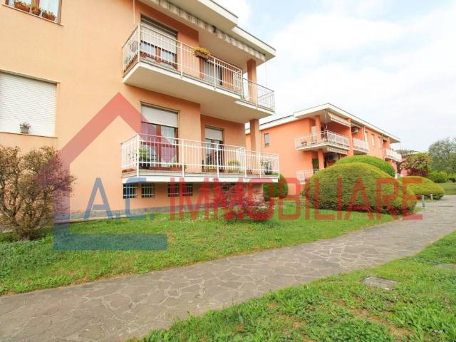 Appartamento in vendita a Varano Borghi, Lombardia