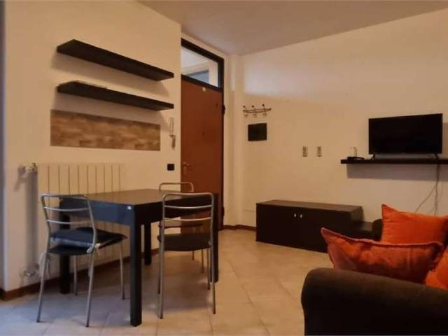 Appartamento in vendita a Varano Borghi, Lombardia
