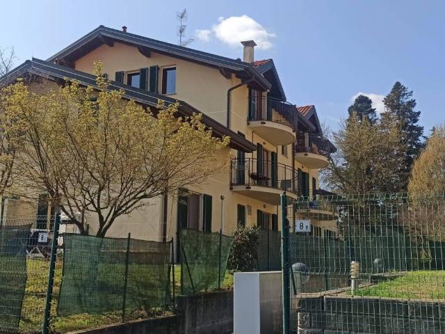 Appartamento in vendita a Varano Borghi, Lombardia