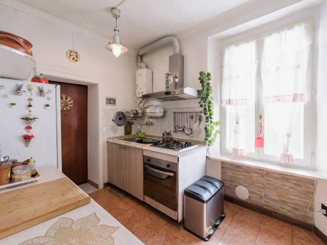 Appartamento in vendita a Varano De' Melegari, Reggio Emilia