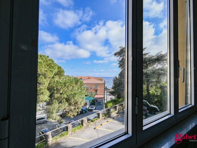 Appartamento in vendita a Varazze, Liguria