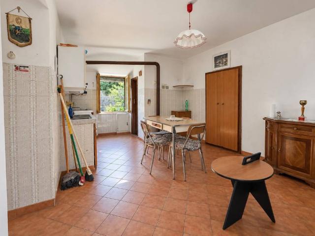 Appartamento in vendita a Parasio, Varazze