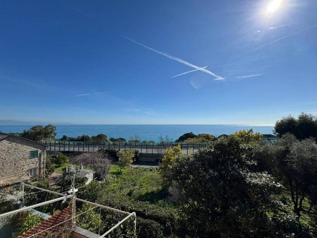 Appartamento in vendita a Invrea, Varazze