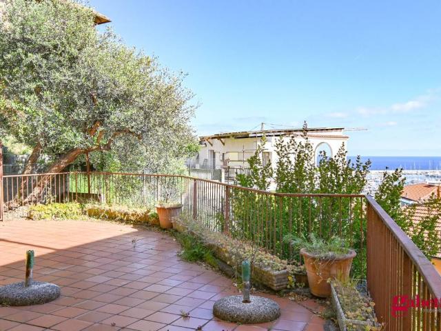 Appartamento in vendita a Castagnabuona, Varazze