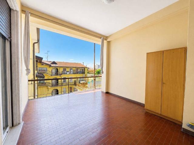 Appartamento in vendita a Varedo, Lombardia