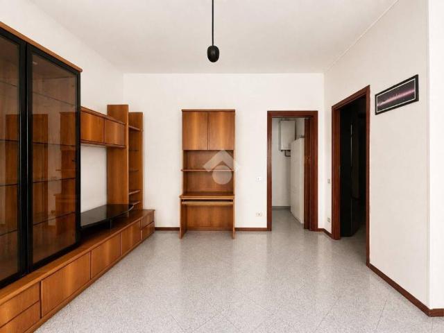 Appartamento in vendita a Varedo, Lombardia