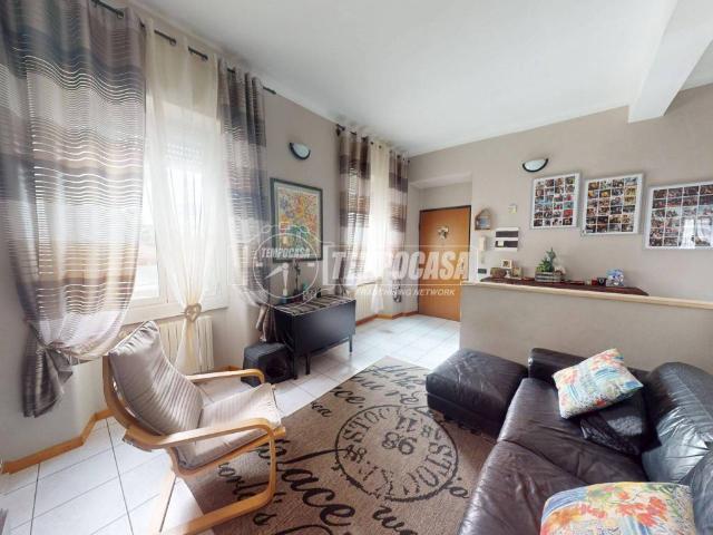 Appartamento in vendita a Varedo, Lombardia