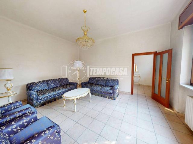 Appartamento in vendita a Varedo, Lombardia