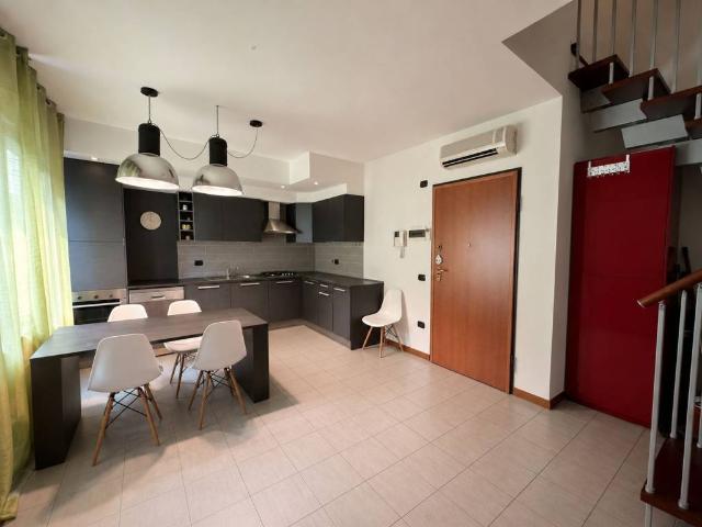 Appartamento in vendita a Varedo, Lombardia