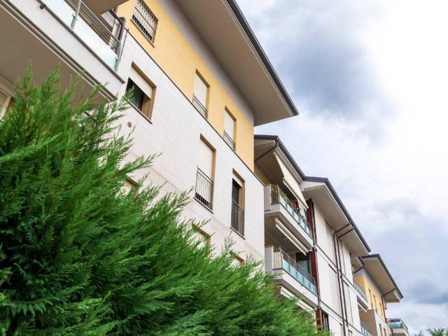 Appartamento in vendita a Valera, Varedo