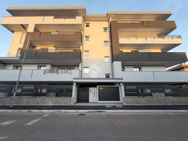 Appartamento in vendita a Valera, Varedo