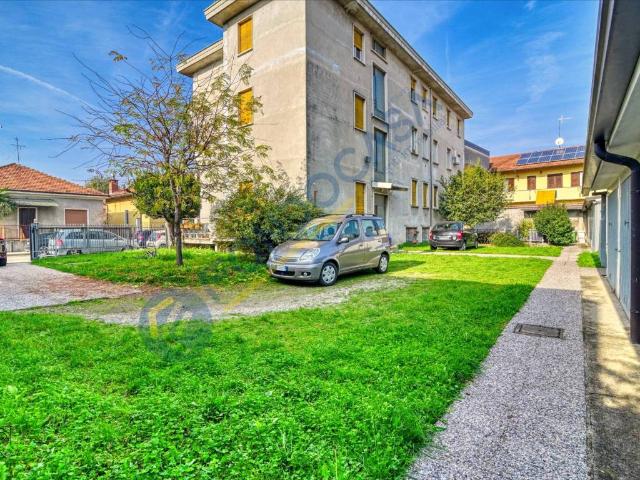 Appartamento in vendita a Varedo, Lombardia