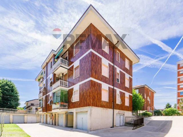 Appartamento in vendita a Varedo, Lombardia
