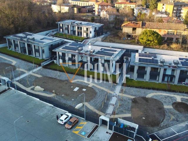 Appartamento in vendita a Varese, Lombardia