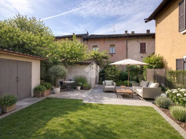 Villa Indipendente in vendita a Varese, Lombardia