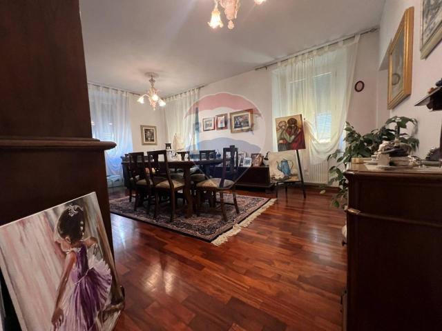 Appartamento in vendita a Varese Ligure, Liguria