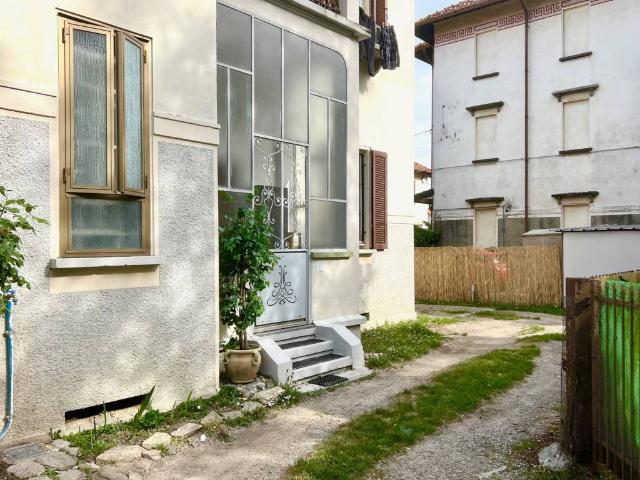 Appartamento in vendita a Biumo Superiore, Varese