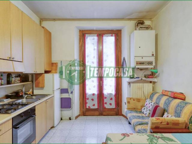 Appartamento in vendita a Biumo Superiore, Varese