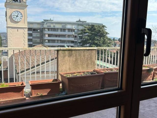 Appartamento in vendita a Biumo Superiore, Varese
