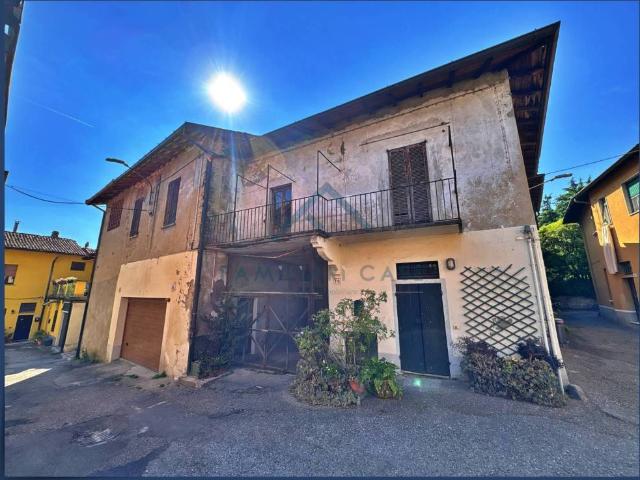 Appartamento in vendita a Varese, Lombardia