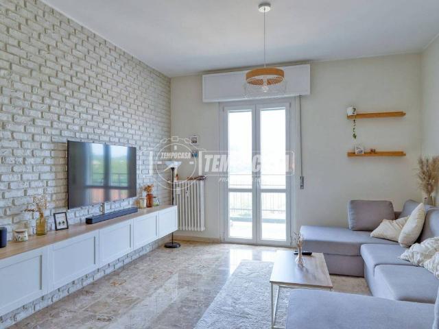 Appartamento in vendita a Valle Olona, Varese