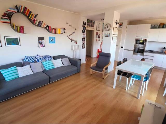 Appartamento in vendita a Velate, Varese