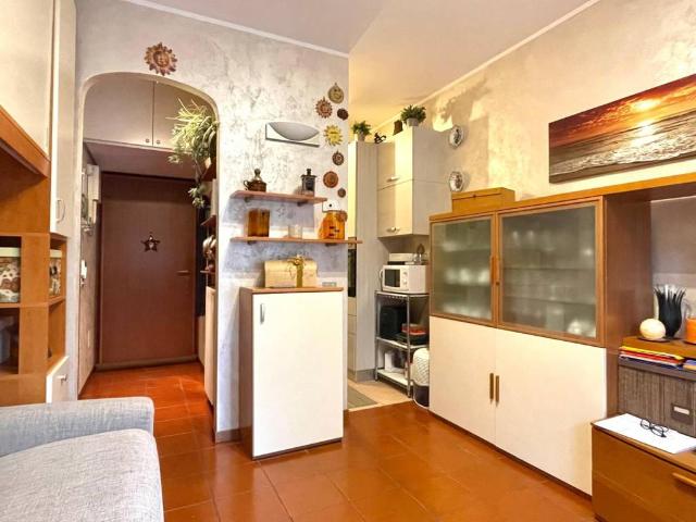 Appartamento in vendita a Velate, Varese