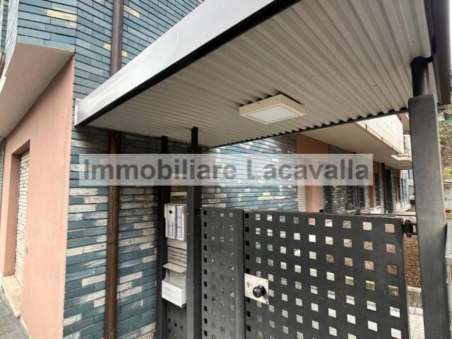 Appartamento in vendita a Biumo Superiore, Varese