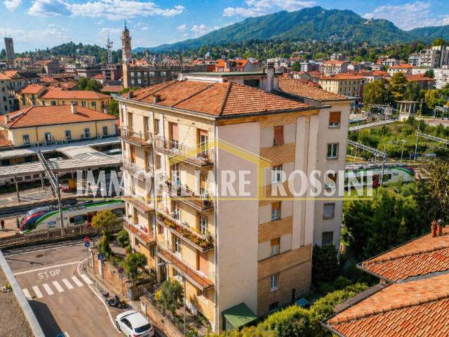 Appartamento in vendita a Biumo Superiore, Varese