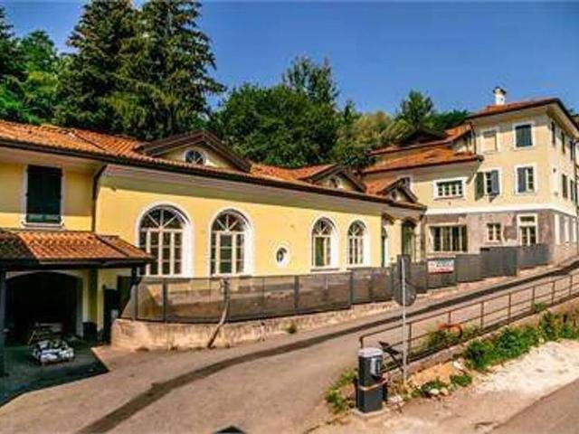 Appartamento in vendita a Valle Olona, Varese