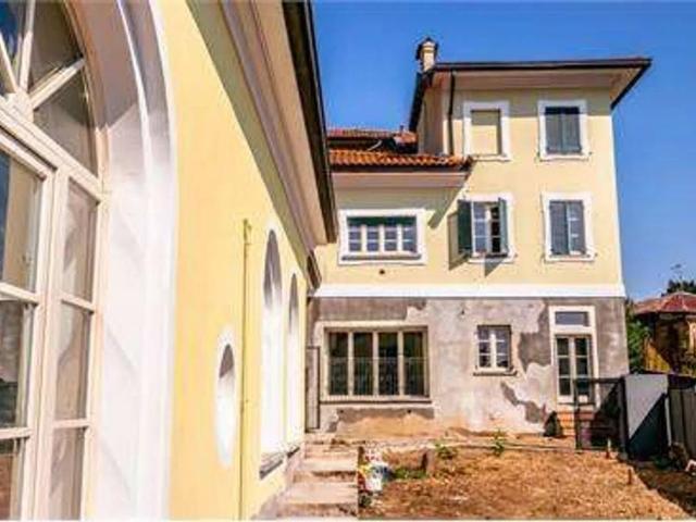 Appartamento in vendita a Valle Olona, Varese