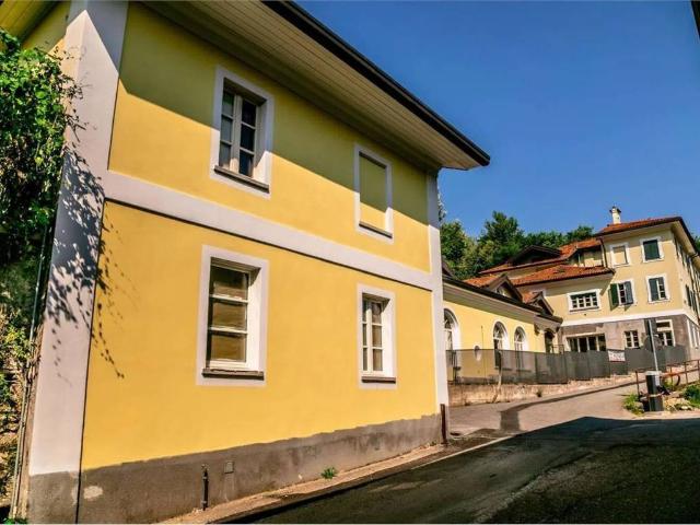 Appartamento in vendita a Valle Olona, Varese