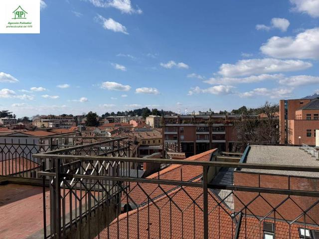 Attico in vendita a Biumo Superiore, Varese