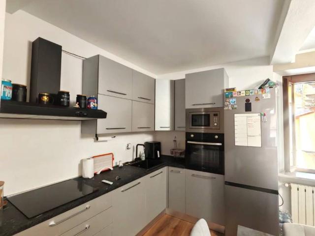 Appartamento in vendita a Varese, Lombardia