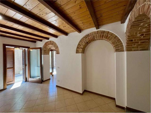Appartamento in vendita a Varese, Lombardia