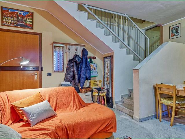 Appartamento in vendita a Velate, Varese