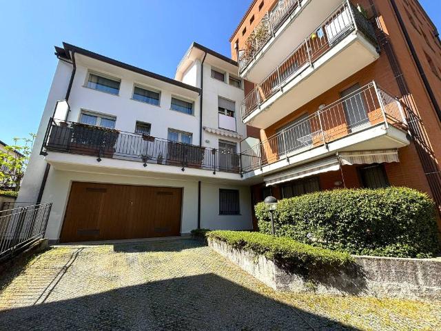 Appartamento in vendita a Biumo Superiore, Varese