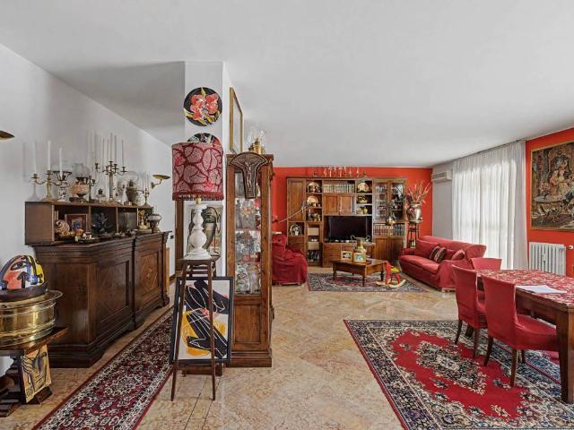 Appartamento in vendita a Biumo Superiore, Varese