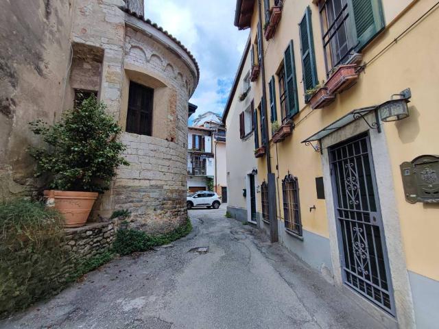 Appartamento in vendita a Varese, Lombardia