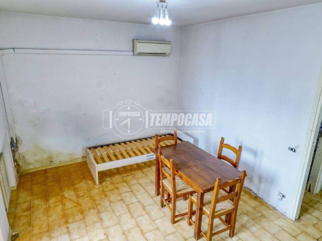 Appartamento in vendita a Valle Olona, Varese