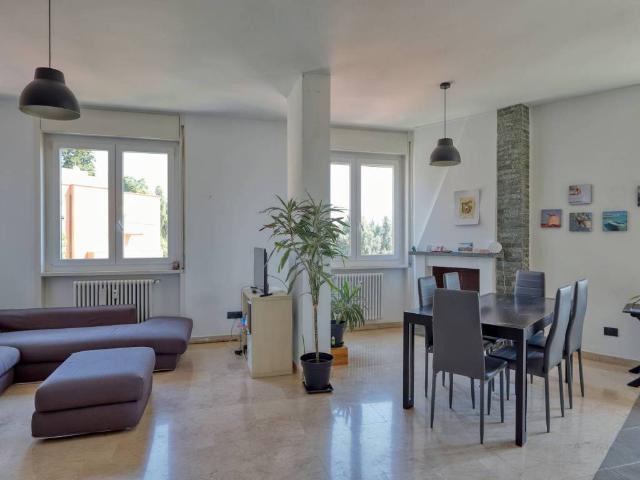 Appartamento in vendita a Biumo Superiore, Varese