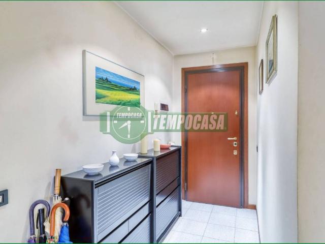 Appartamento in vendita a Valle Olona, Varese
