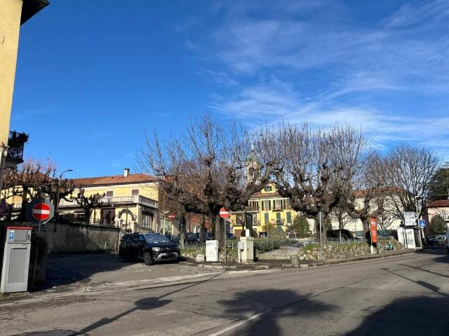 Appartamento in vendita a Varese, Lombardia